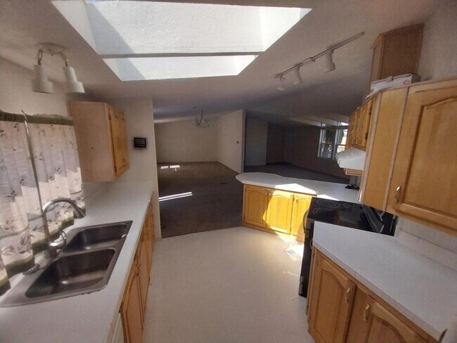 Foto del edificio - 1831 E Cornwall Rd
