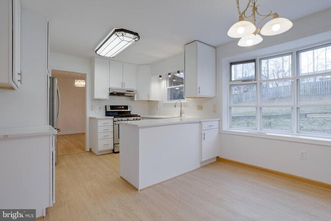 Building Photo - 8122 Truro Ct