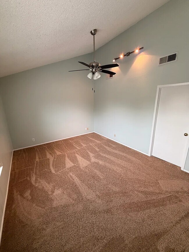 Foto del edificio - 13616 Dutch Myrtle