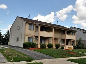 Building Photo - 5648 Ryewyck Dr