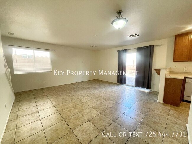 Building Photo - 1836 N Luna Alegre St
