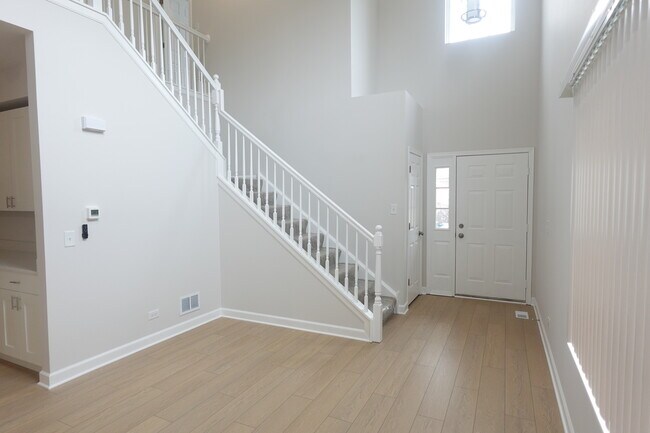 Foto del edificio - 3430 Blue Ridge Dr