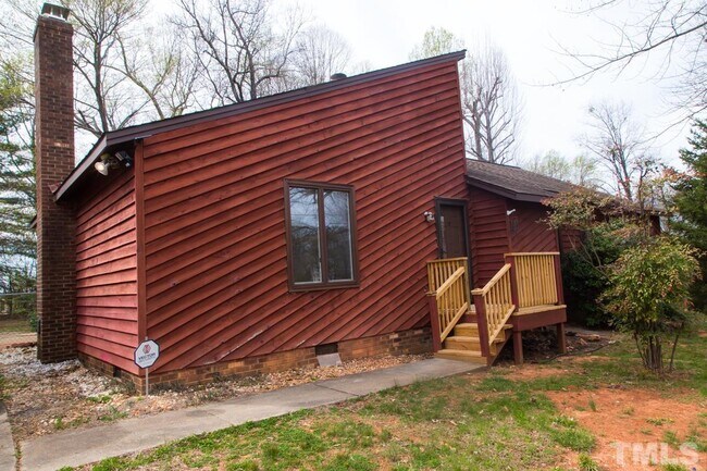 Building Photo - 703 N Carr St