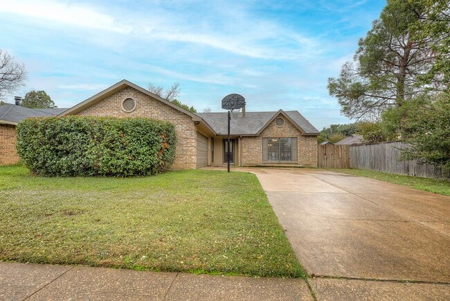 Building Photo - 6612 Springfield Dr