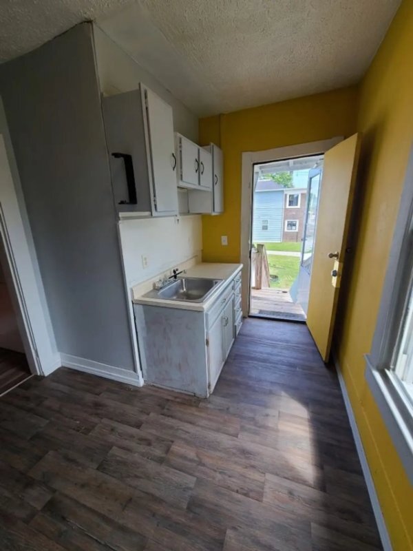 Foto del edificio - 225 S East St