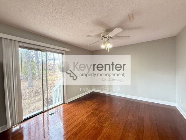 Building Photo - 1300 Highcrest Dr