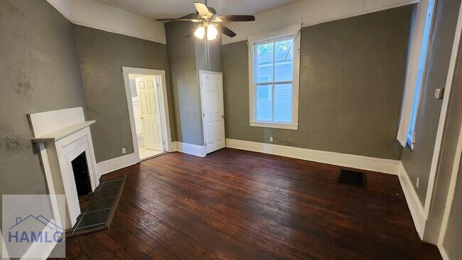 Foto del edificio - 826 E Duffy St