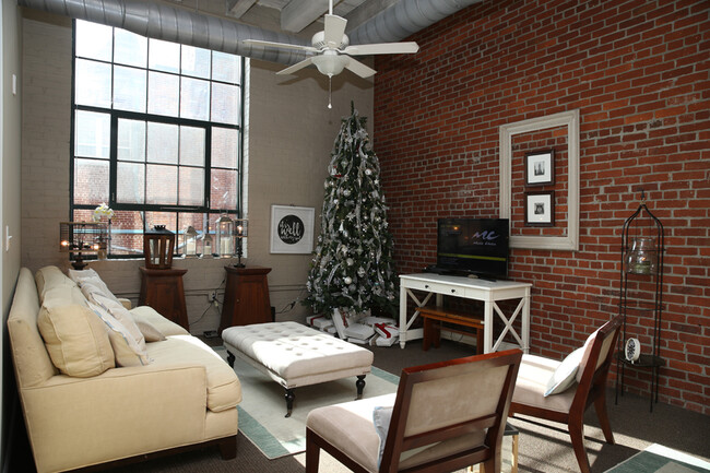 Foto del edificio - Steeple View Lofts 55+