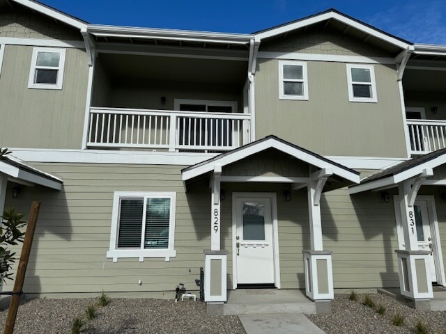 Foto principal - 829 20th St