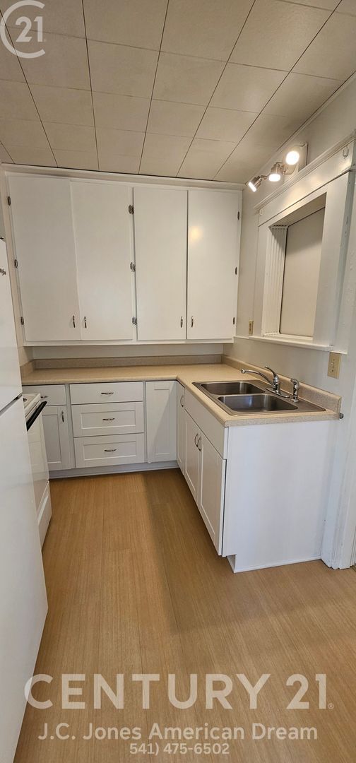 Foto del edificio - Charming Home Close to Downtown Grants Pass