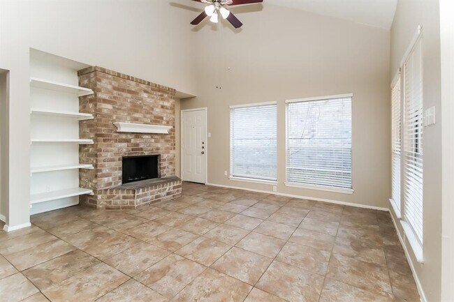 Foto del edificio - 3642 Storm Creek Dr