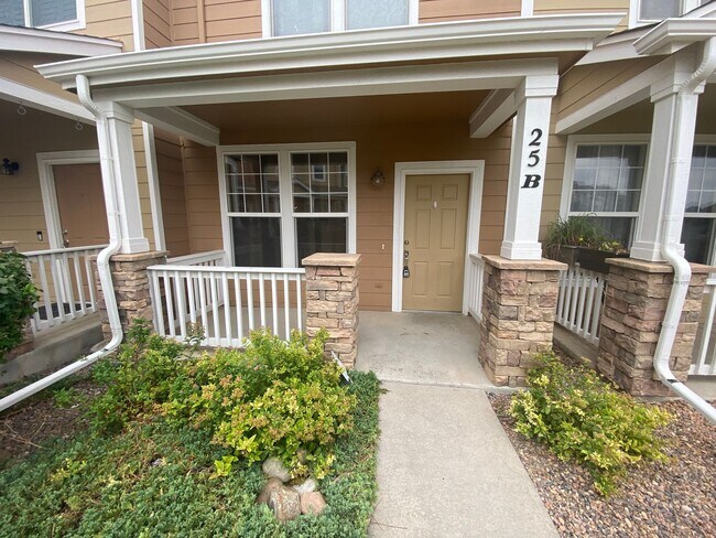 Foto del edificio - Beautiful 2 Bedroom 2 1/2 Bath Townhome in...