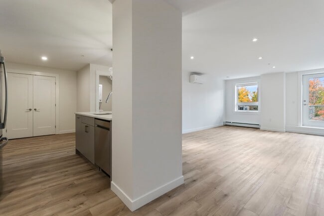 Photo du bâtiment - 145 Dickey Boul