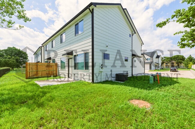 Foto del edificio - 7514 E 36th St N
