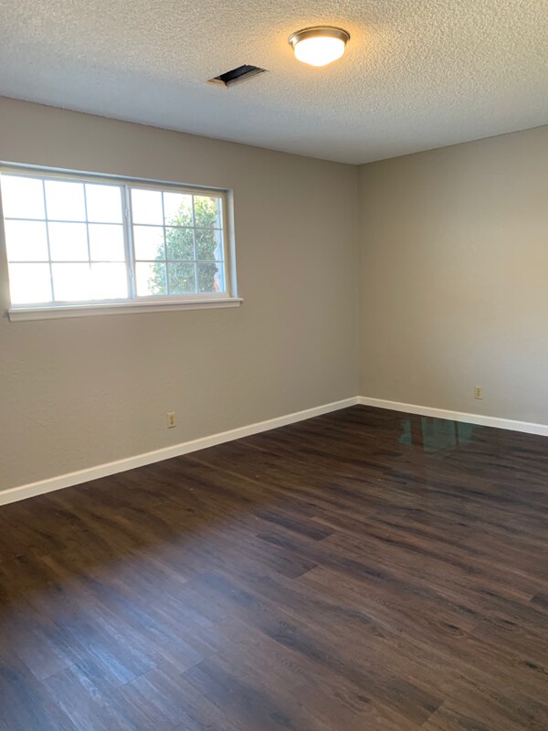 Foto del edificio - 2839 S 104th E Ave