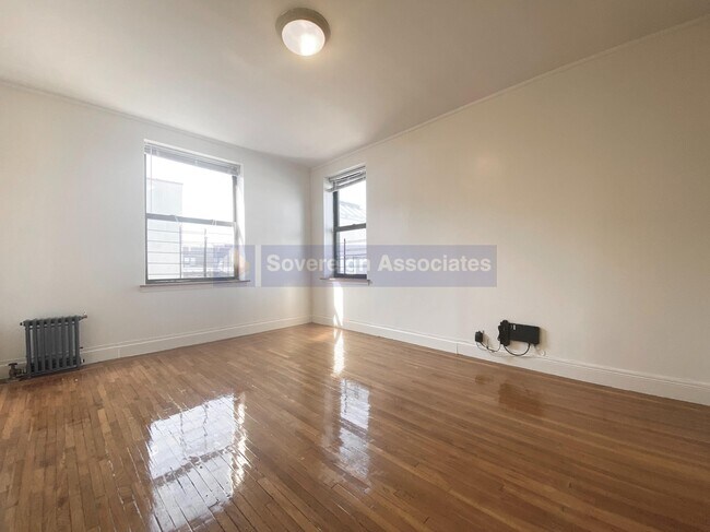 Foto del edificio - 183 Pinehurst Avenue
