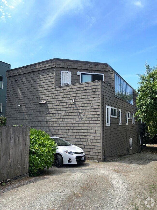 Building Photo - 7307 Bainbridge Pl SW