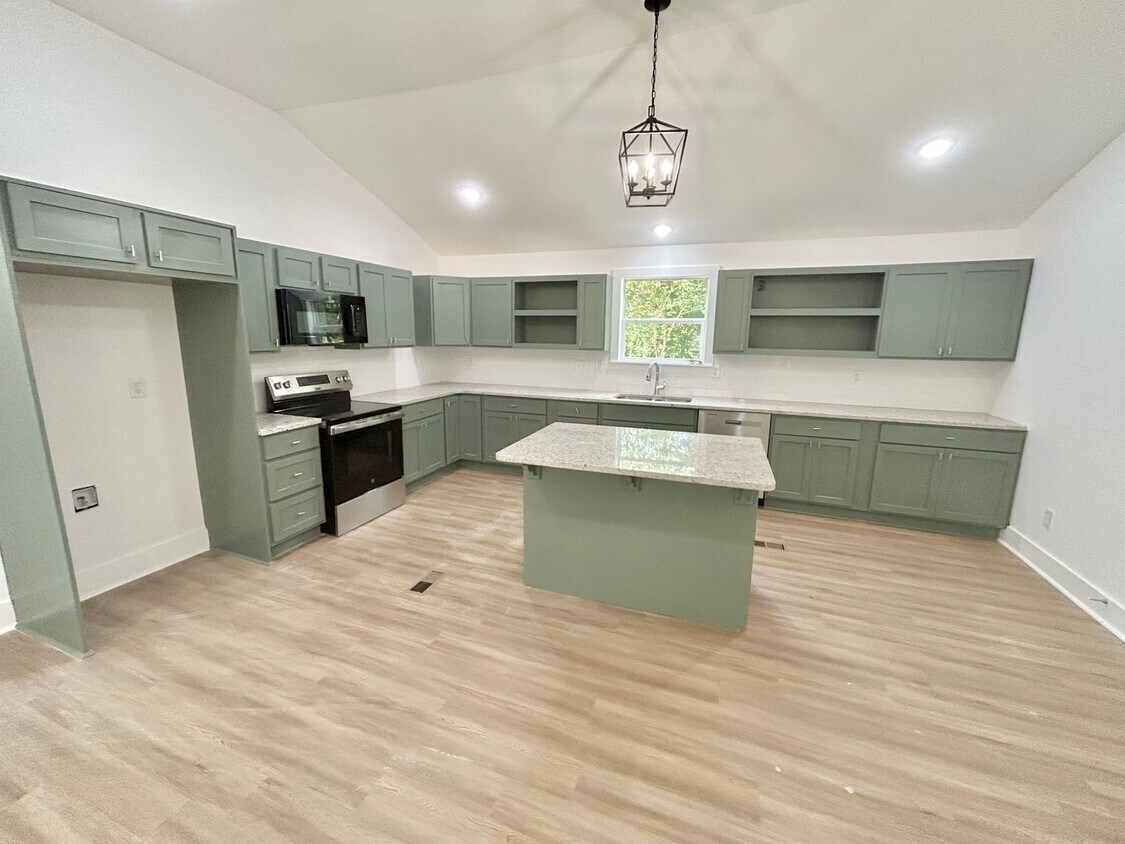 Foto principal - Beautifully Renovated 3 Bedroom 2 1/2 Bath...