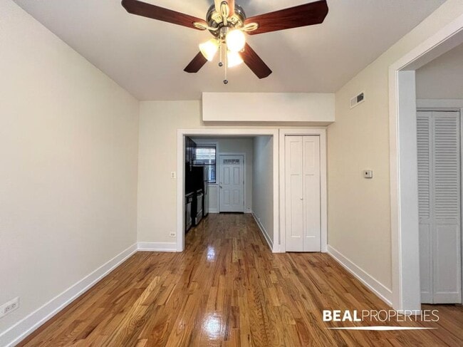 Foto del edificio - 2 bedroom in CHICAGO IL 60613