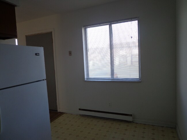 Foto del edificio - 713 Cedar Dr