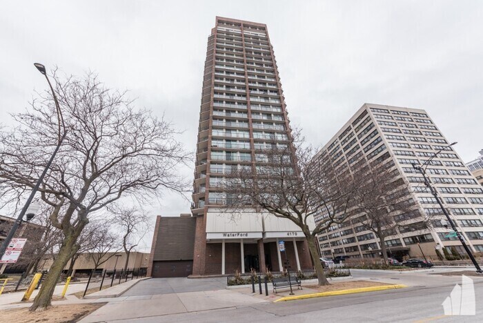 Foto principal - 4170 N Marine Dr