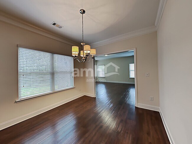 Foto del edificio - 2434 Beal St