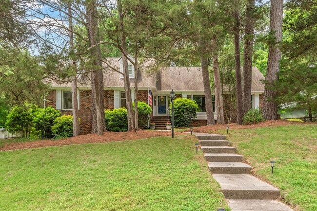 Building Photo - Welcome to your dream home at 714 Emory Dr.