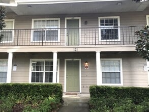 Building Photo - 121 Reserve Cir