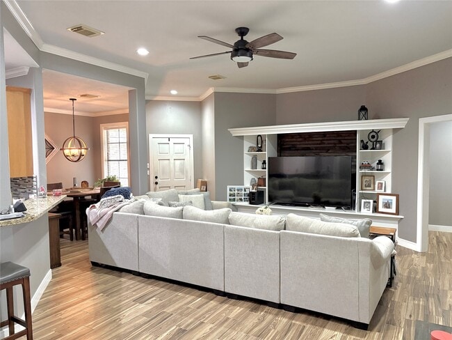 Foto del edificio - 3202 Pine Chase Dr