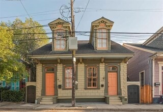 Building Photo - 3329 Dauphine St