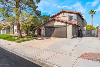 Building Photo - 8704 Isola Dr