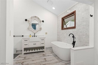 Building Photo - 3812 Ellendale Rd