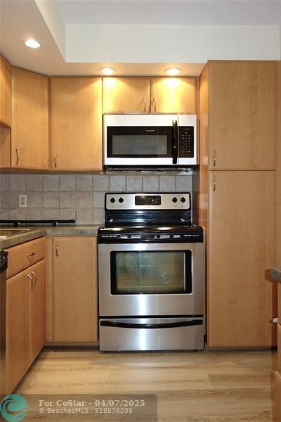 Building Photo - 2661 S Course Dr