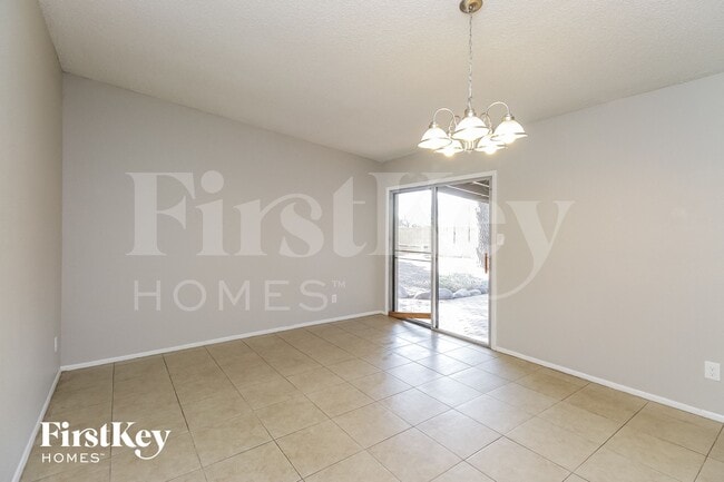 Building Photo - 339 W Santa Cruz Dr