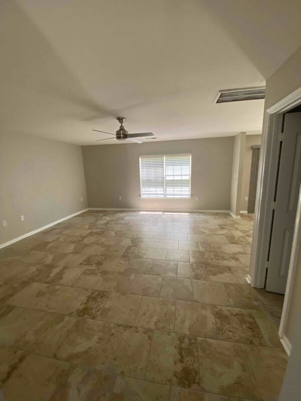Foto del edificio - 14815 Heron Point Pl