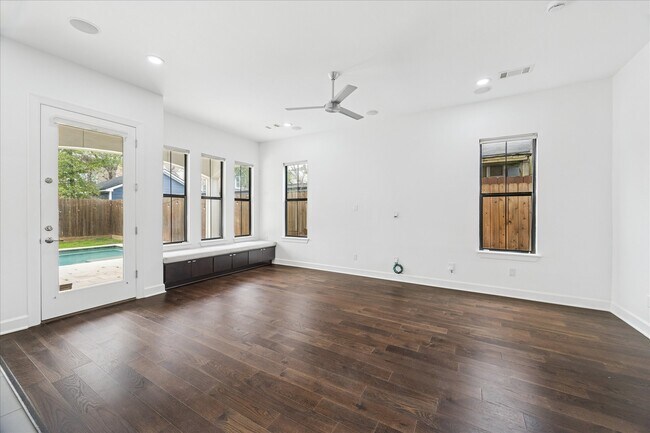 Foto del edificio - 2011 Colorado St