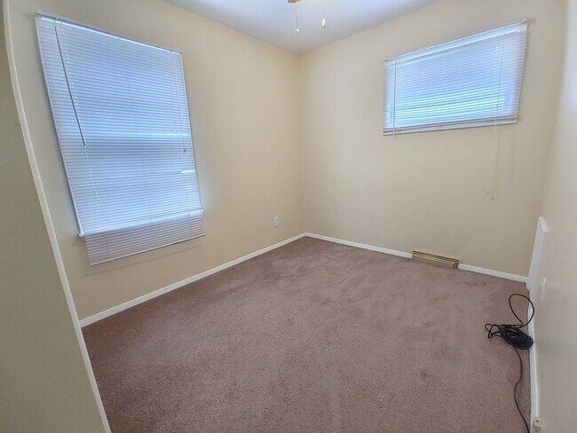 Building Photo - Suprising 4-bedroom home!