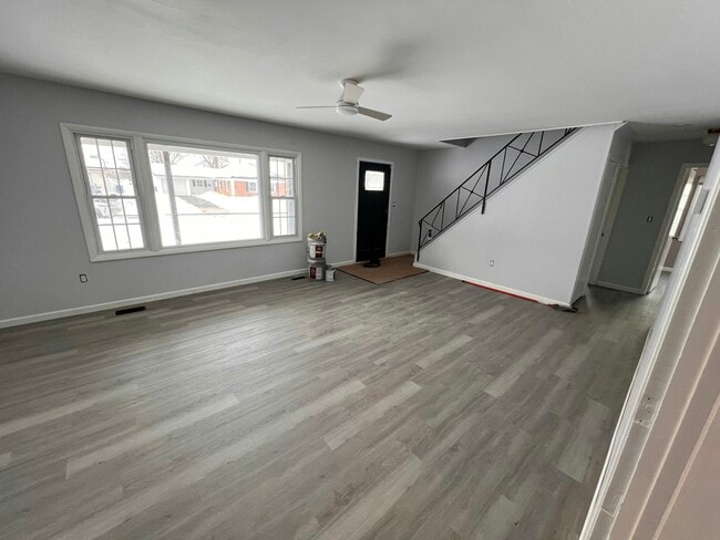 Building Photo - 8 Marboro Ln