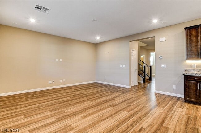 Building Photo - 888 Haven Oaks Pl