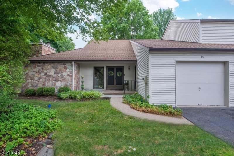 Primary Photo - 14 Lenape Dr