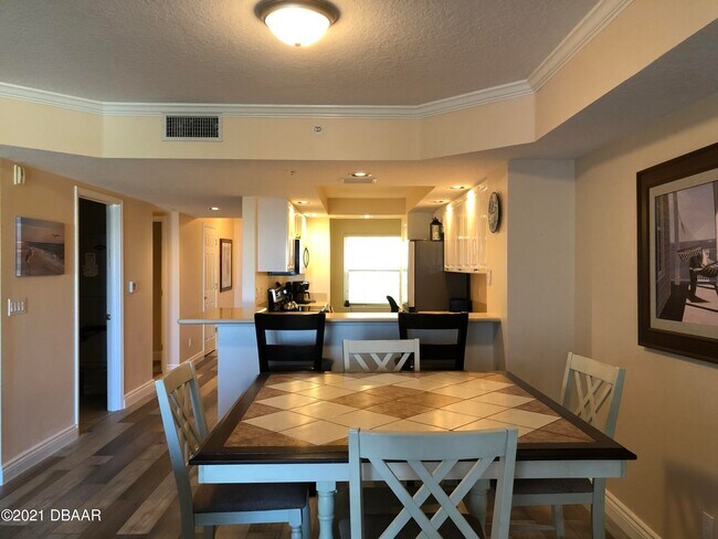 Building Photo - 4650 Links Village Dr