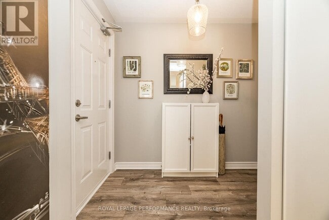 Building Photo - 46-46 Barnstone Dr