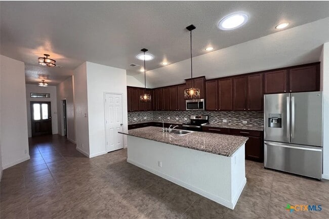Building Photo - 2738 Ridge Heights