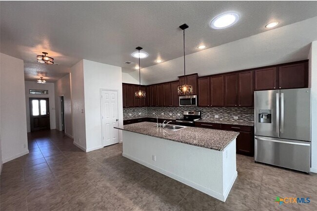 Foto del edificio - 2738 Ridge Heights