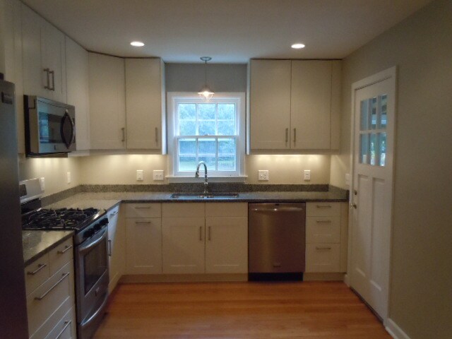 Building Photo - 239 Standish Ct