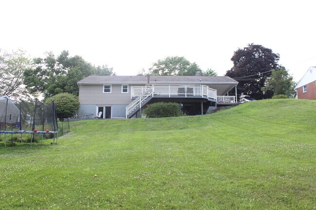 Building Photo - 2625 Liter Dr