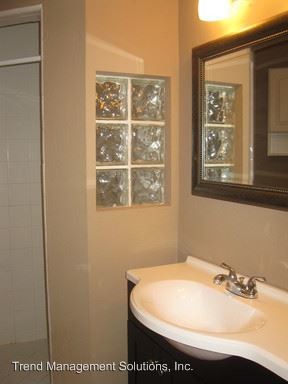 Primary Photo - 3901 SW 27th St