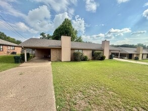 Building Photo - 1629 Susan Dr
