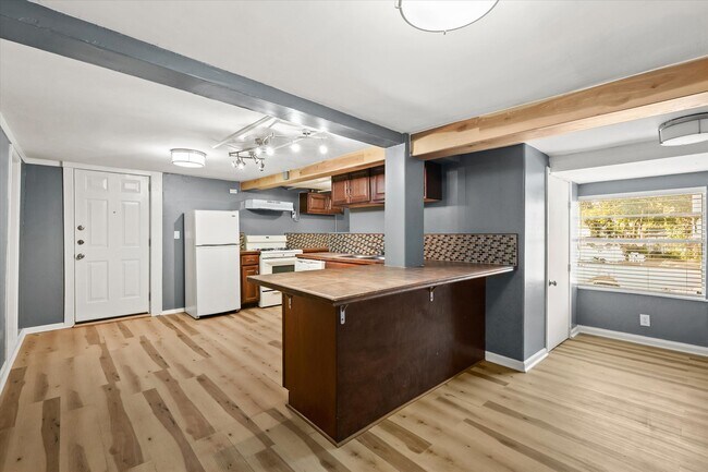Building Photo - 1509 W Morphy St