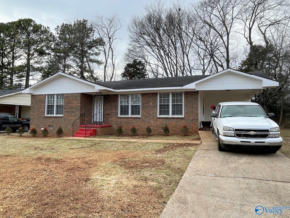 Primary Photo - 615 Austin Dr NW